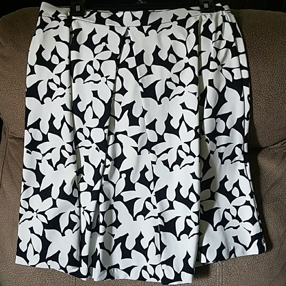 Flare skirt - Picture 2 of 2